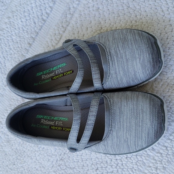SKECHERS SLIP-ONS - Picture 2 of 10